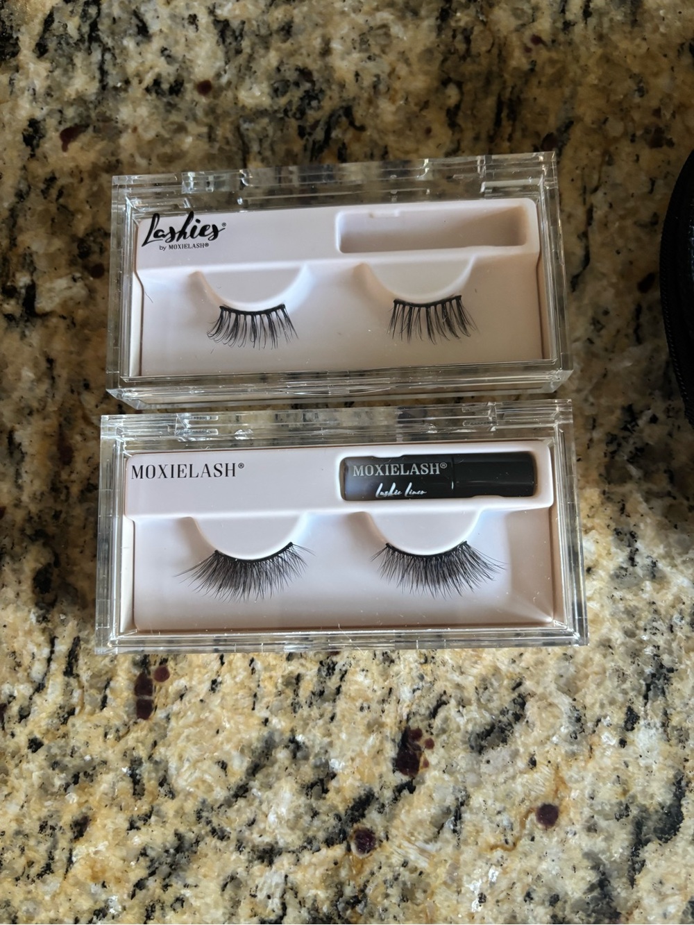Moxie Lash Kit Black False Eyelash Duo with Lash grips